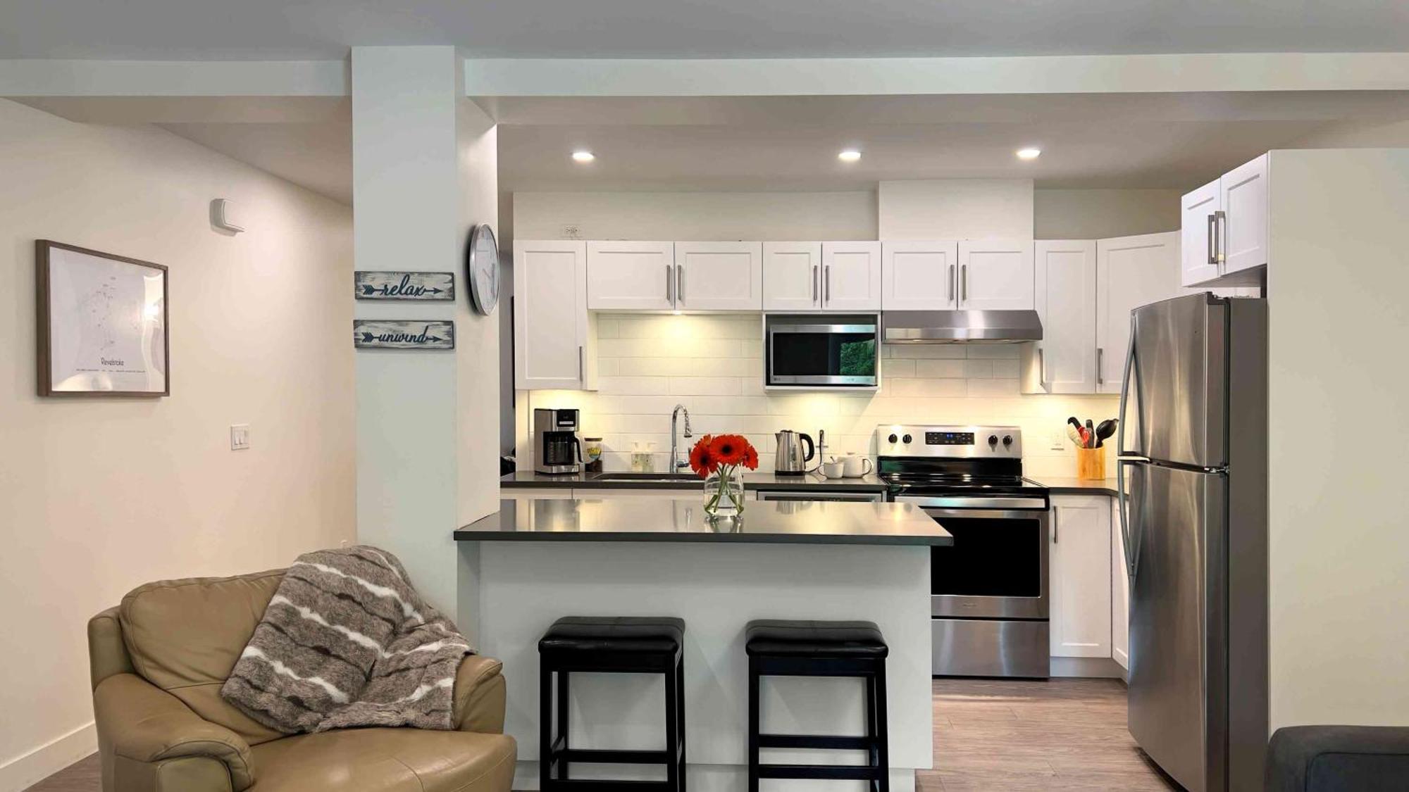Al'S Escape By Revelstoke Vacations Apartment Ngoại thất bức ảnh